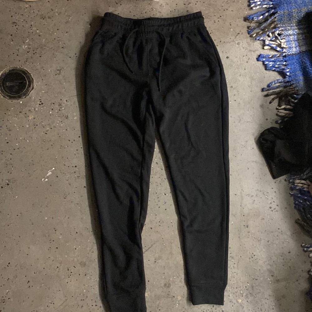contour size small black sweat pants